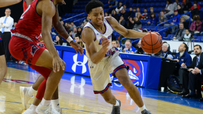 River Hawks Mount Late Comeback to Down Sacred Heart, 100-91