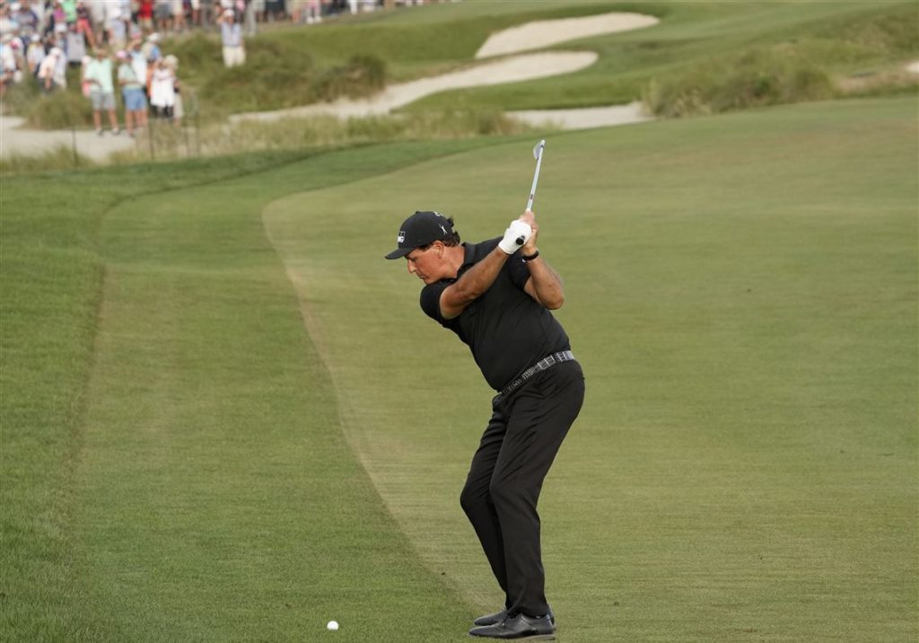 Mickelson Inspires Baby Boomers to Reach Their Greatest Heights