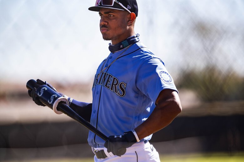 picture of Mariners outfielder Julio Rodriguez, one of top 12 all-star vote getters at his position
