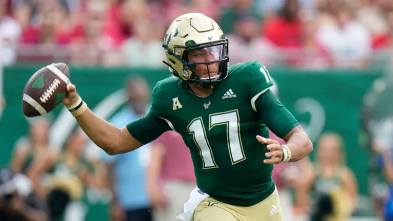 Byrum-Brown-Quarterback-USF-Bulls-2023