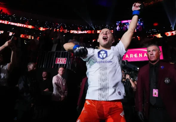 paddy-pimblett-ufc-329-walkout
