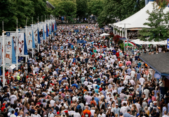02usopen-crowds-01-hcgz-mediumSquareAt3X