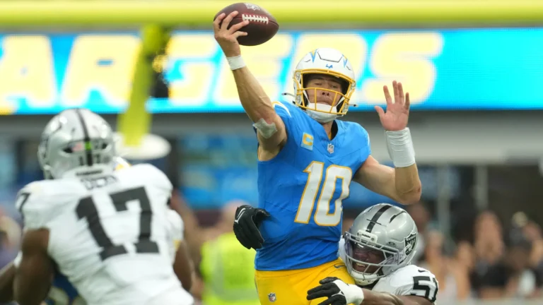 91868857007-20260920-t-225545-z-1743429409-mt-1-usatoday-29877012-rtrmadp-3-nfllasvegasraidersatlosangeleschargers