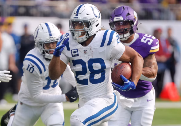 Colts_Vikings_Football_4_893_3341x1879_(1344,120)
